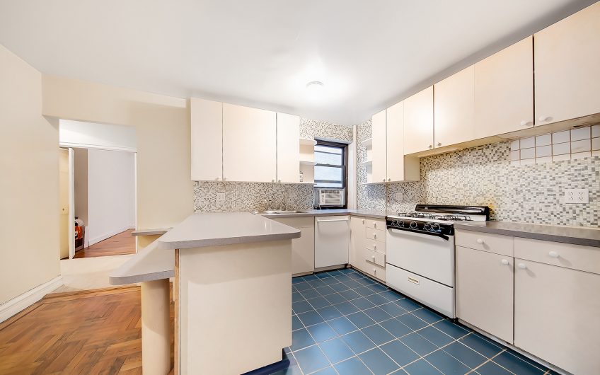 NEW TO MARKET: SUNNY AND SPACIOUS 3-bedroom, 2-bath, home in a boutique art-deco building mere steps from Riverside Park!